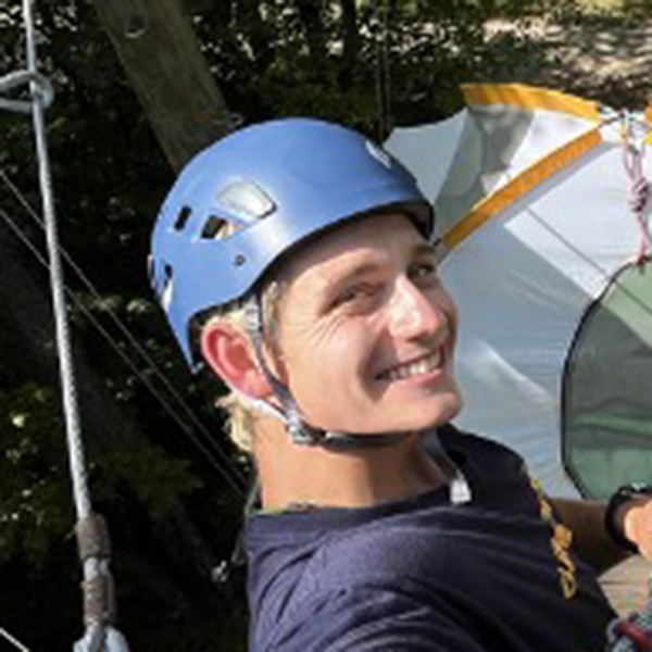 portrait of Graham Thompson '27