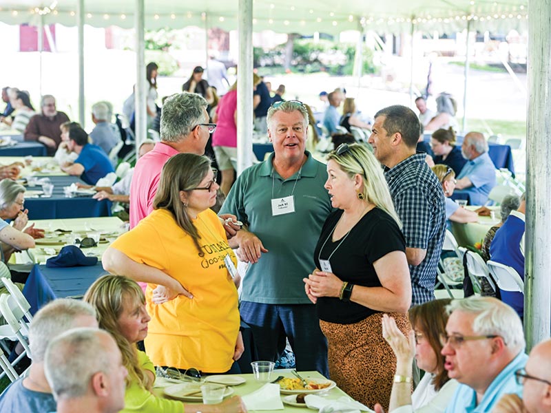 alumni weekend picnic photo