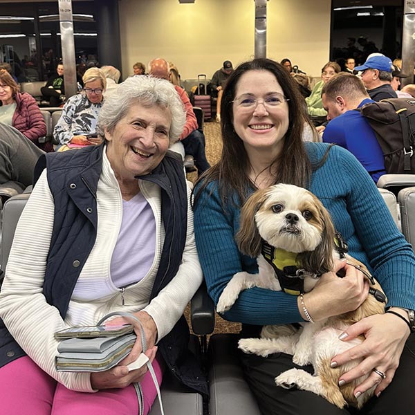 photo of Laetitia A. (Zaliznock) Dawson &rsquo;99 and Jean E. (Davies) Ewers &rsquo;61