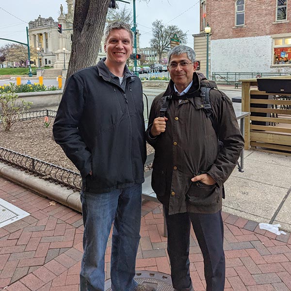 photo of Matthew L. Bochman &rsquo;03 and John Kuriyan &rsquo;81