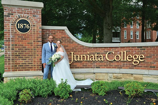 photo of Lauren E. Lesser &rsquo;16 and Benjamin Grant