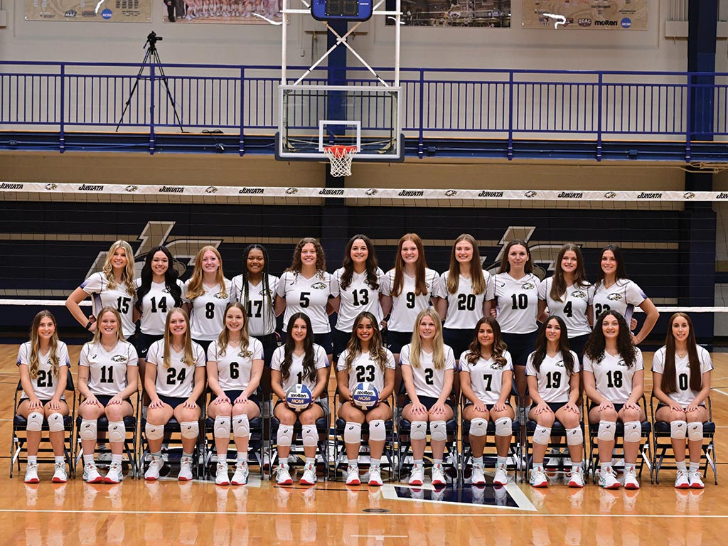 womens volleyball group photo