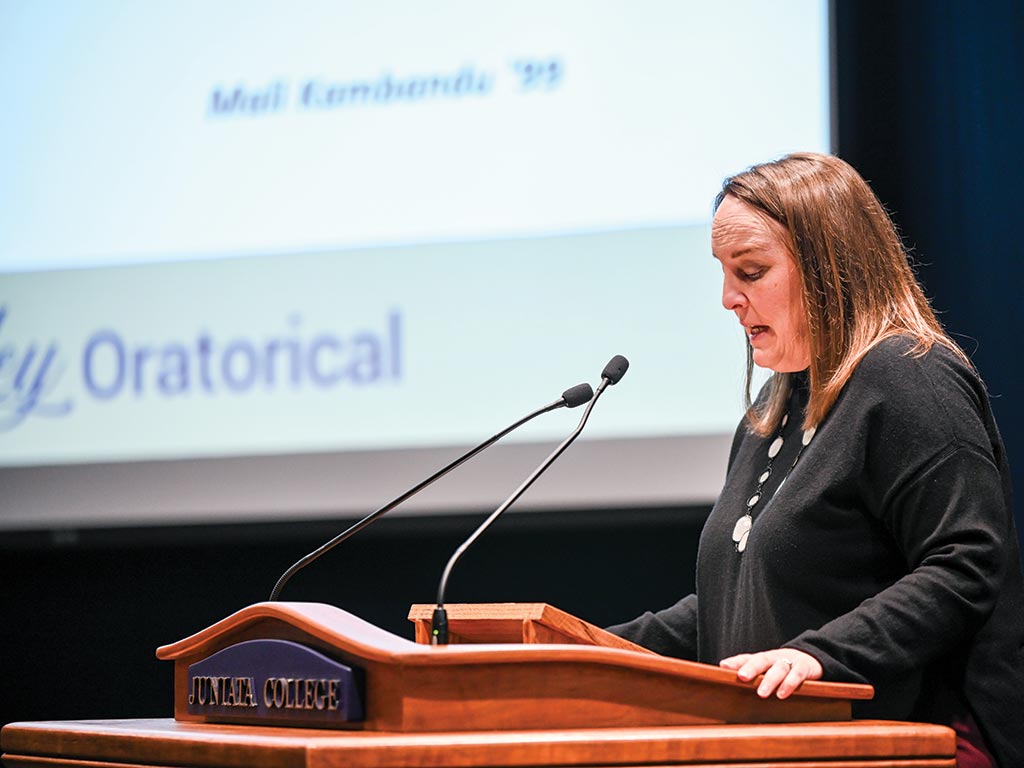 Sarah Worley ’00, associate professor of communication, expressed her appreciation for her mentor, colleague, and friend, Donna Weimer, who has led the Bailey Oratorical for the past 33 years.