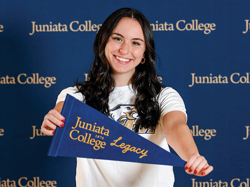 photo of Legacy families gathered for Juniata’s Legacy Lunch