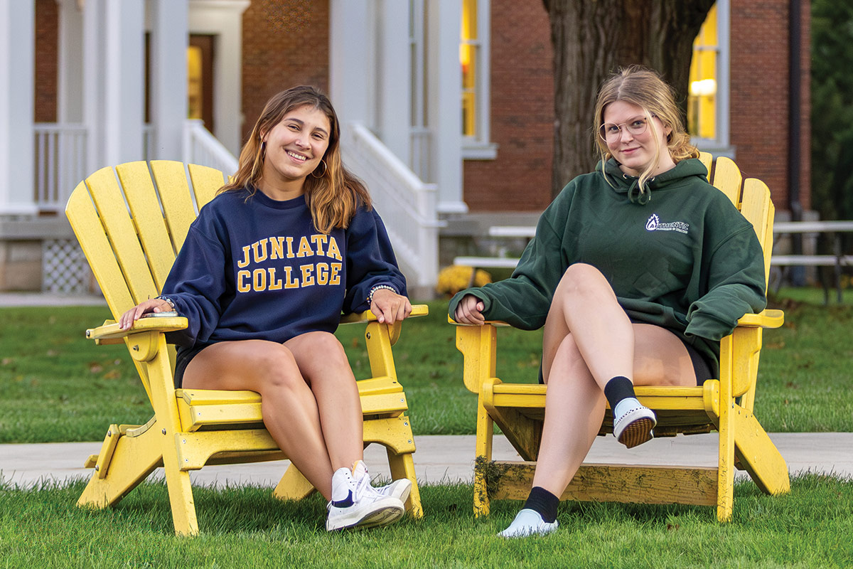 photo of guests gathered on the campus quad