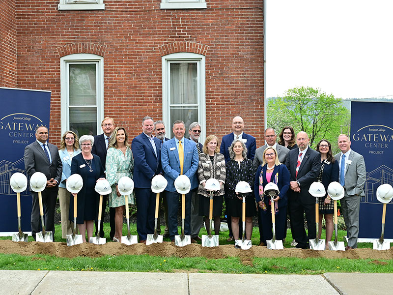 Juniata senior leaders group photo
